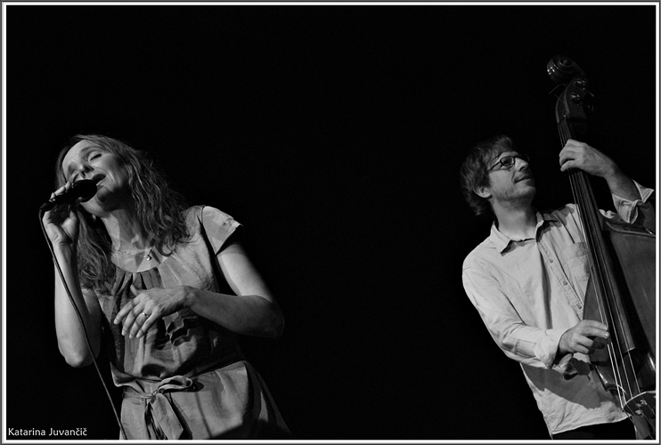 Kantfest je letos popestrila hrvaška pevka Tamara Obrovac s svojim Transhistria Ensemblom. (foto: Katarina Juvančič)